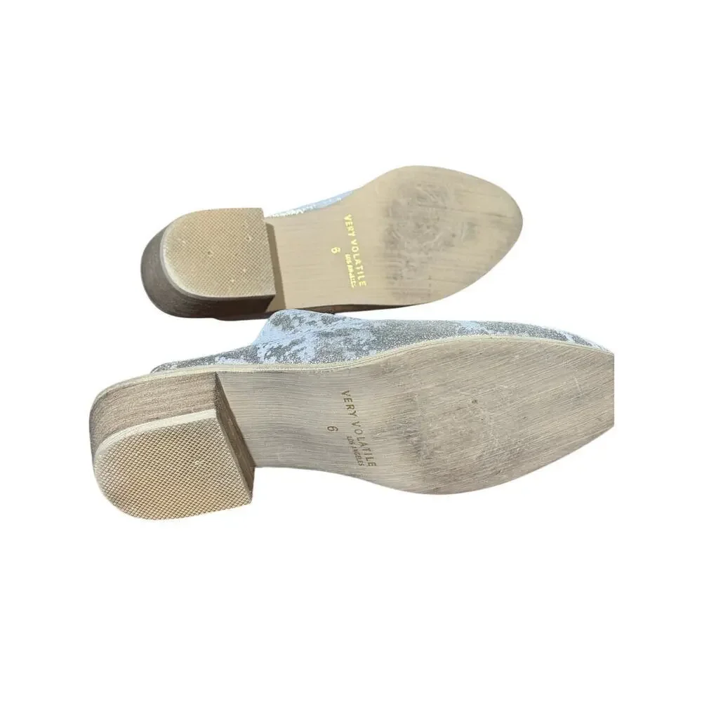 Very volatile  Los angeles mule size 6 women's